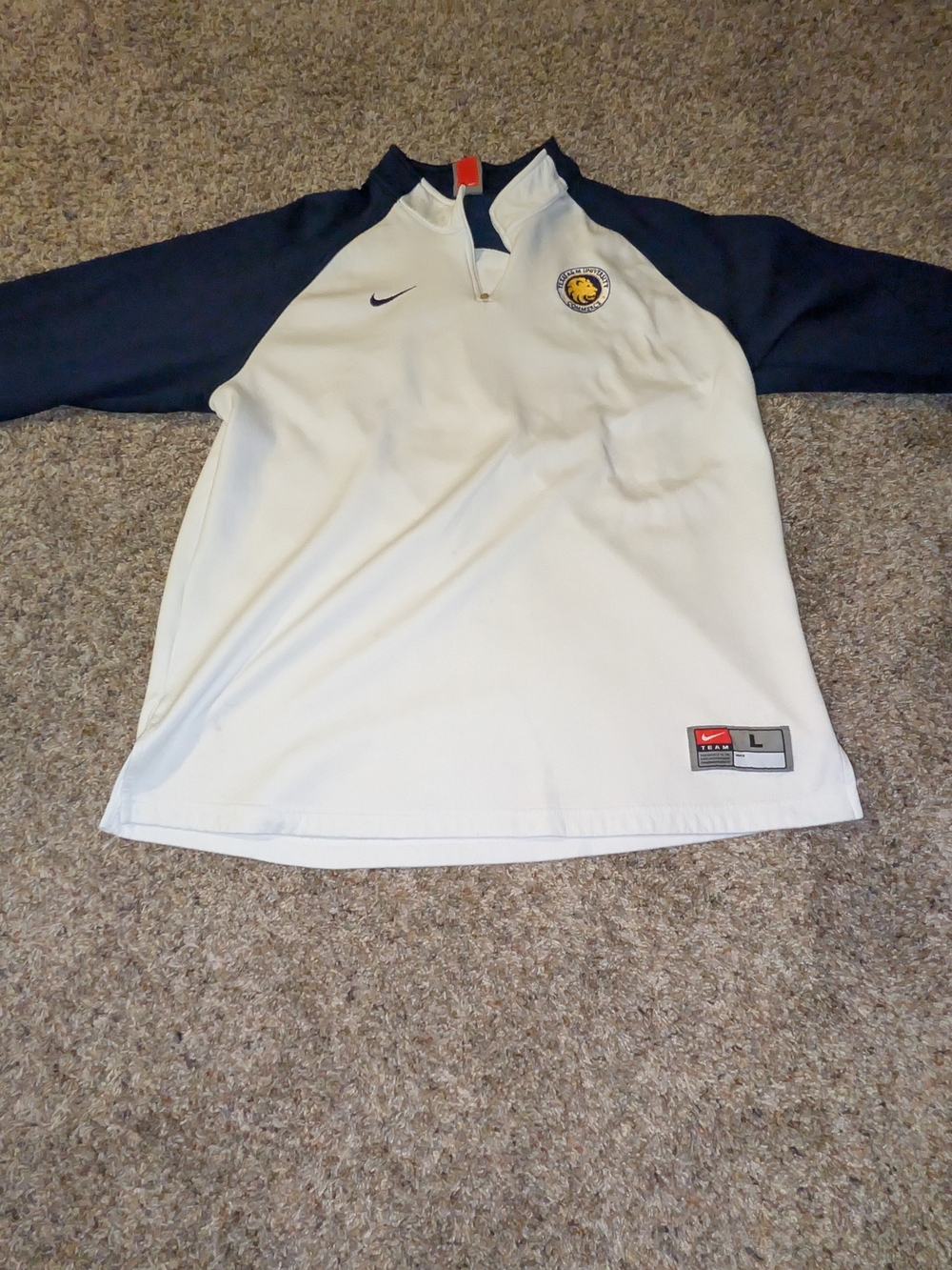 Nike White and Navy Long-Sleeve Quarter-Zip Pullover